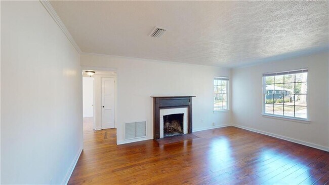 Building Photo - 15 Princess Anne Rd
