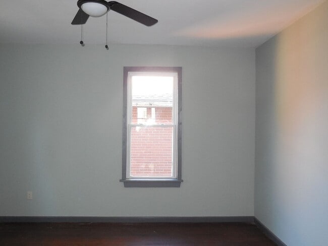 Building Photo - Two Bedroom Home with 3 Baths and W/D Hook...