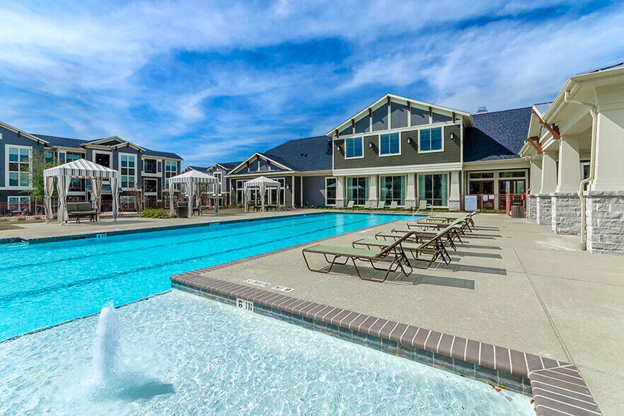 Oakwood Crossing 3210 Harvey Rd College Station TX 77845 Apartment