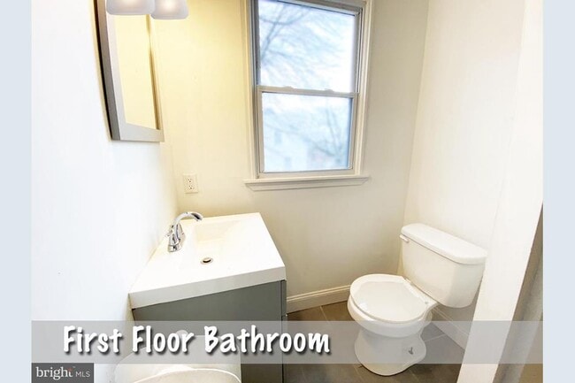 Building Photo - 5107 Midwood Ave