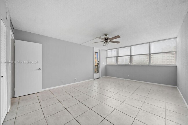 Building Photo - 100 Golden Isles Dr