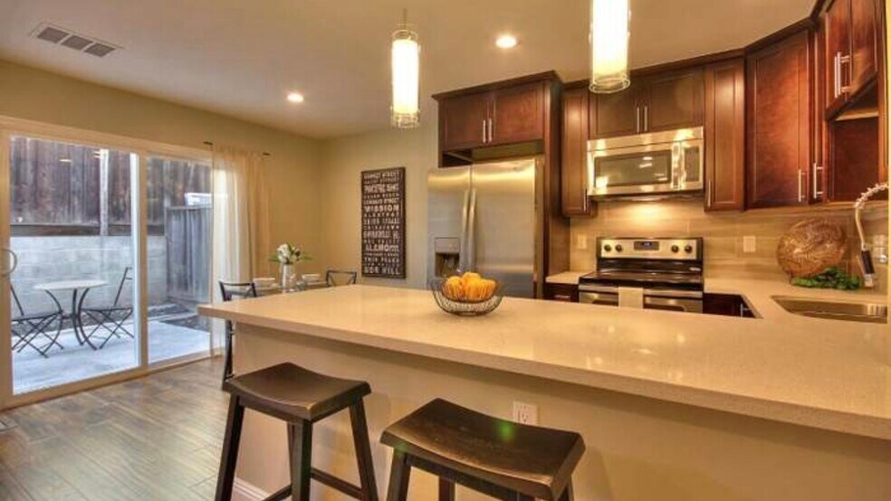 Overhang seating in the kitchen - 1348 Daniel Ct