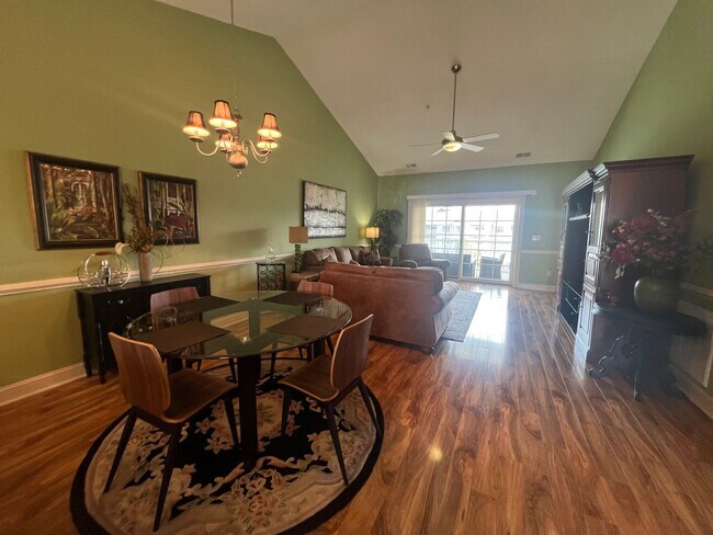 Building Photo - Myrtle Beach - 2 Bedroom / 2 Bath Furnished Condo