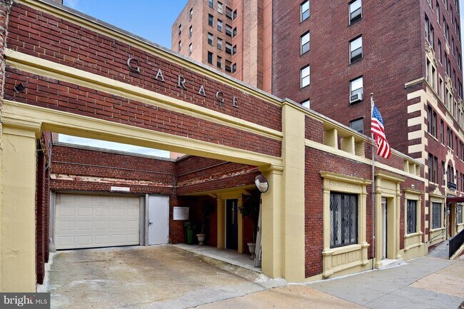 Building Photo - 1001 St Paul St