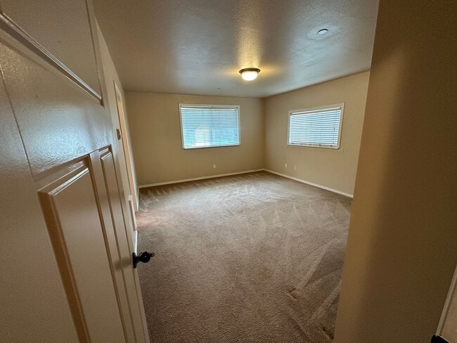 Building Photo - 4284 Sweet Rd