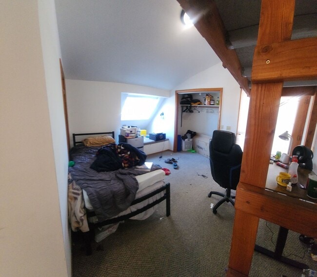 Building Photo - Bigger than average home in SLO! Lots of space!