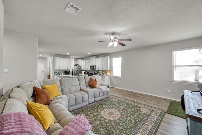 Building Photo - 2315 Strong Horse Dr