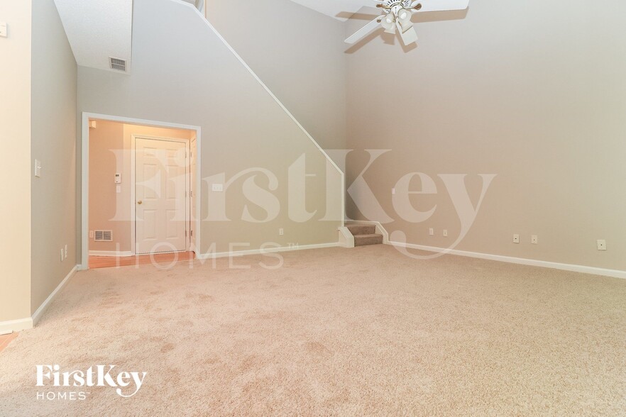 Building Photo - 4006 Maple Ridge Ln NW