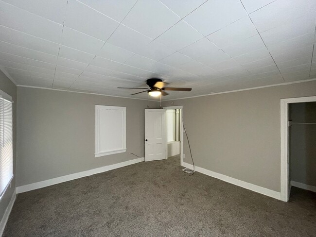 Building Photo - Newly Remodeled 3-Bedroom House