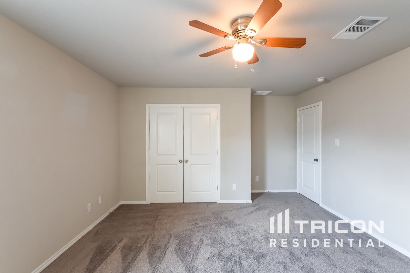 Building Photo - 9725 Marbach Brk