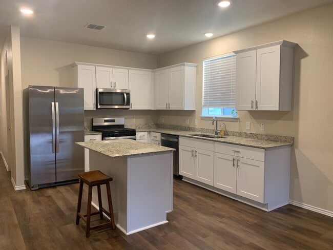 Building Photo - 11837 Snowy River