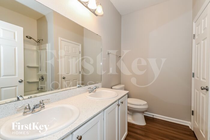 Building Photo - 205 Orient Dr