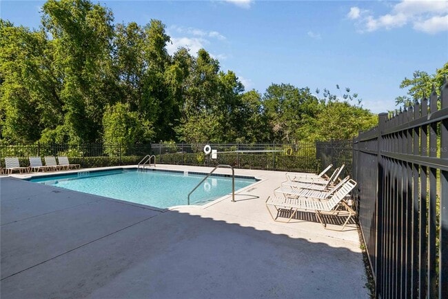 Building Photo - 214 Monroe Cir