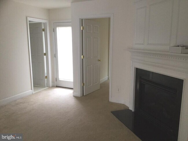 Building Photo - 2413 Brookmoor Ln