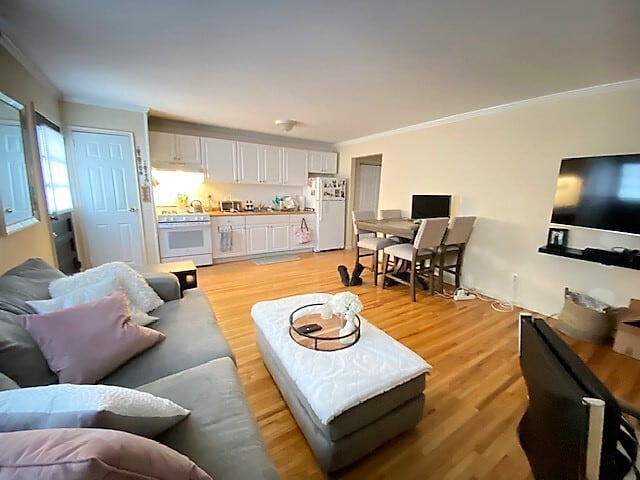 Primary Photo - 1135 Walt Whitman Rd