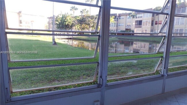 Building Photo - 5031 W Oakland Park Blvd