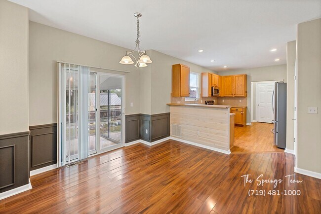 Building Photo - CHARMING, RECENTLY REMODELED 3BD HOME w/ E...