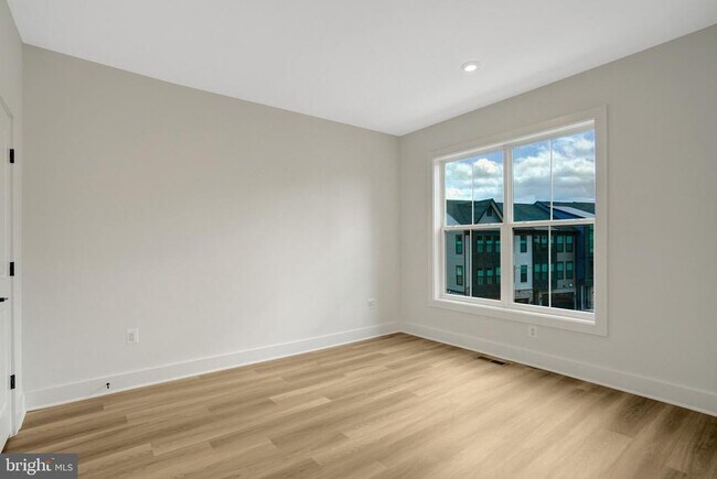 Building Photo - 9418 Dandelion Dr