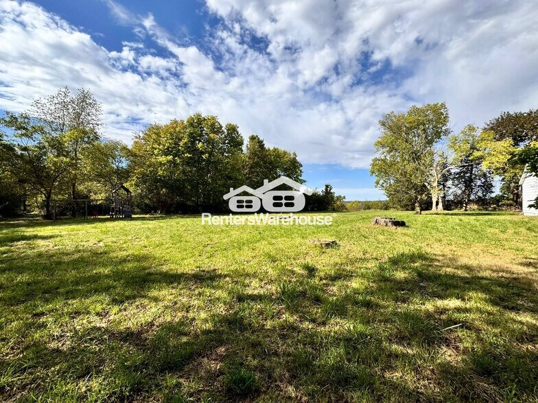 Building Photo - 23568 Maple Ridge
