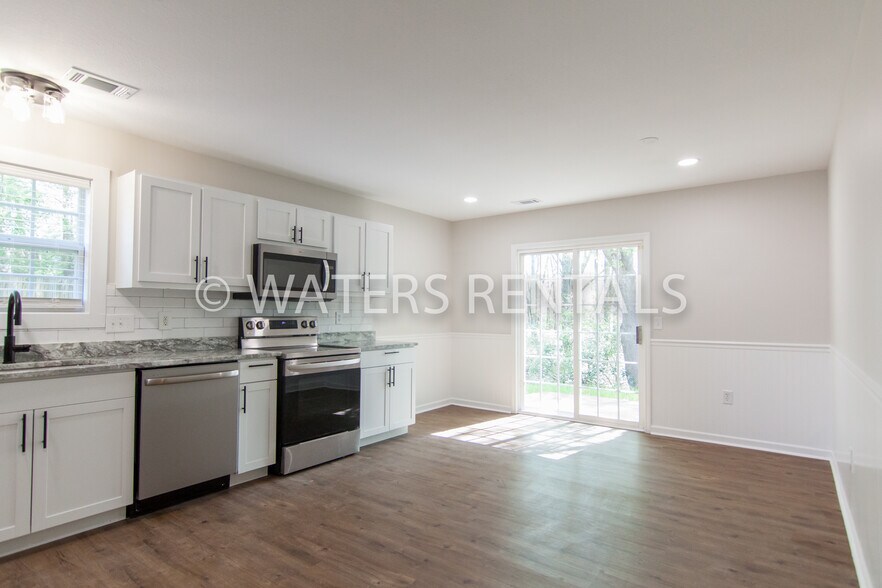 Kitchen - 156 Soren Ln