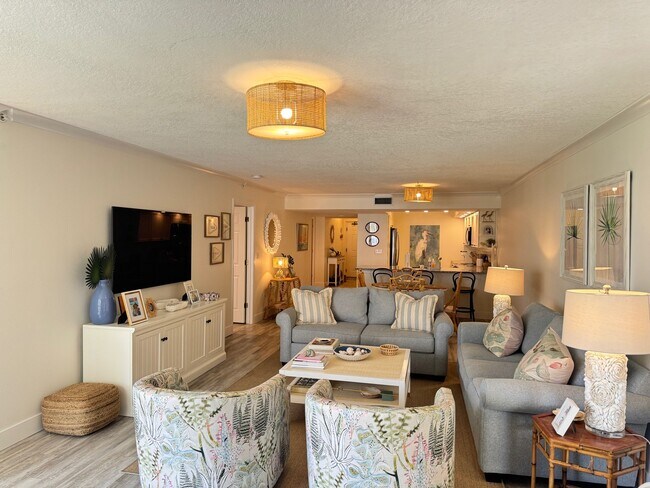 Building Photo - 6650 Sunset Way