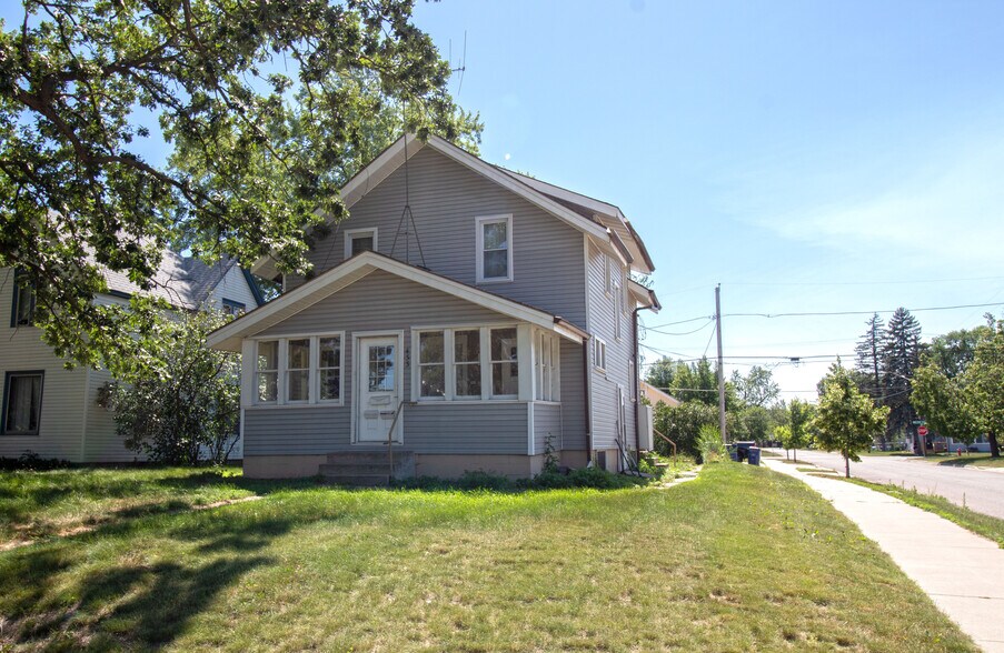 Building Photo - 433 5th Ave NE