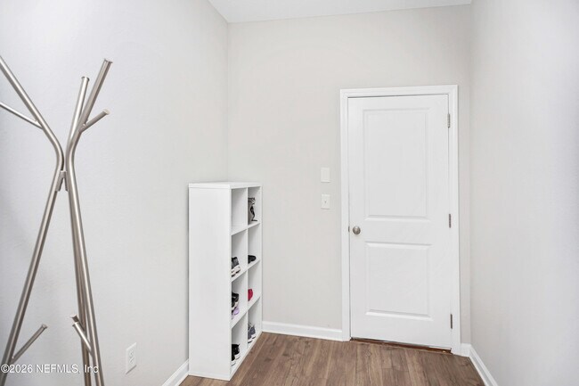 Building Photo - 179 Horsetail Ct