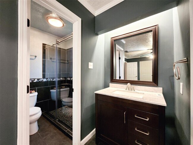 Building Photo - 2830 Virginia Colony Dr