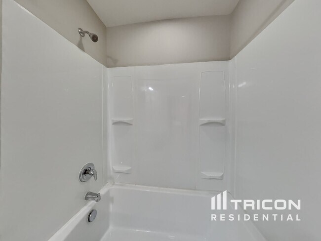 Building Photo - 144 Yadkin St