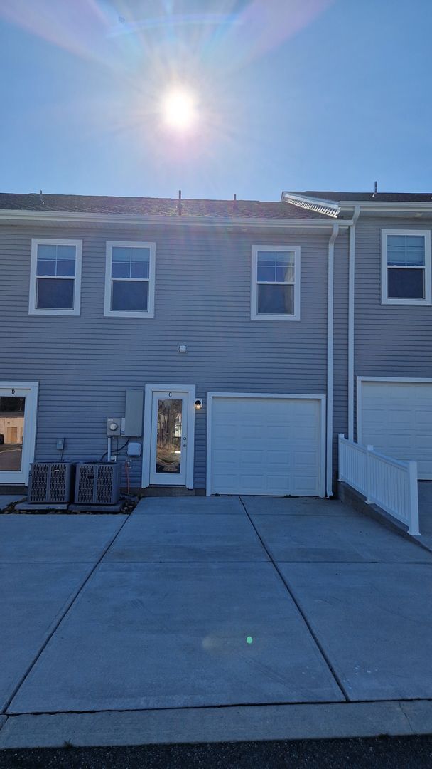 Building Photo - Brand New Townhome | 3 BR/2.5BA | 1-Car Garage | Near Downtown Mooresville