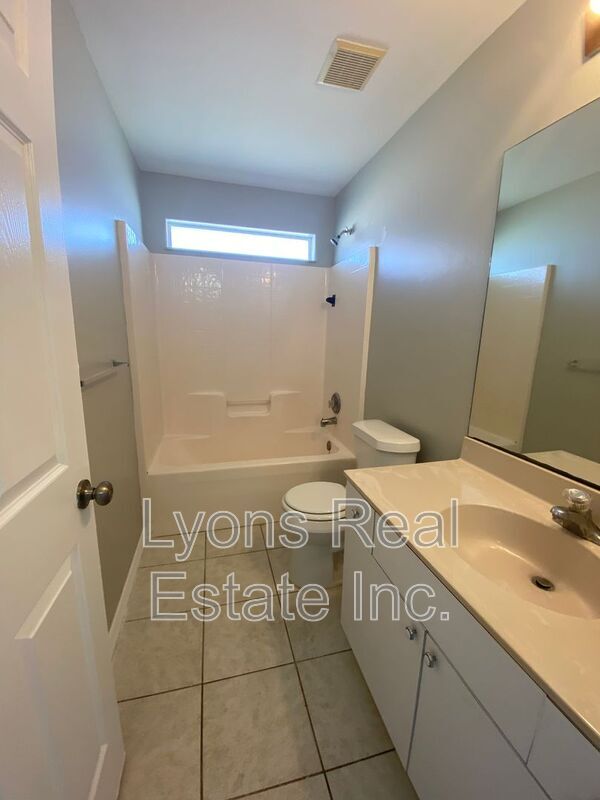 Building Photo - 4543 20th St SW