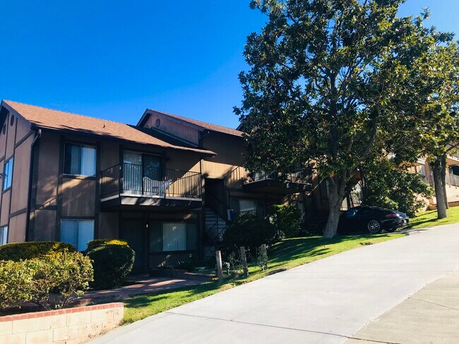 Building Photo - 422 S Garfield Ave