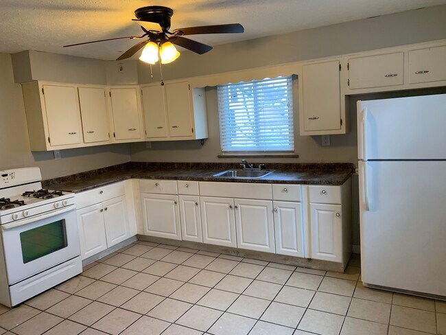 Building Photo - 618 Stanton Ave