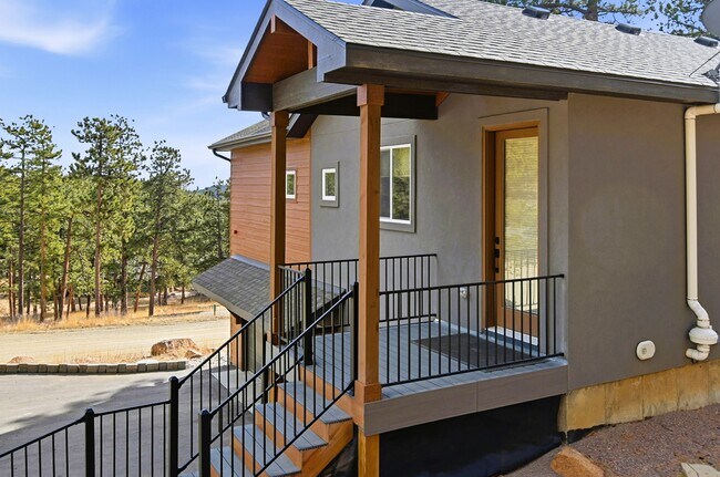 Building Photo - 191 Diamond Dr