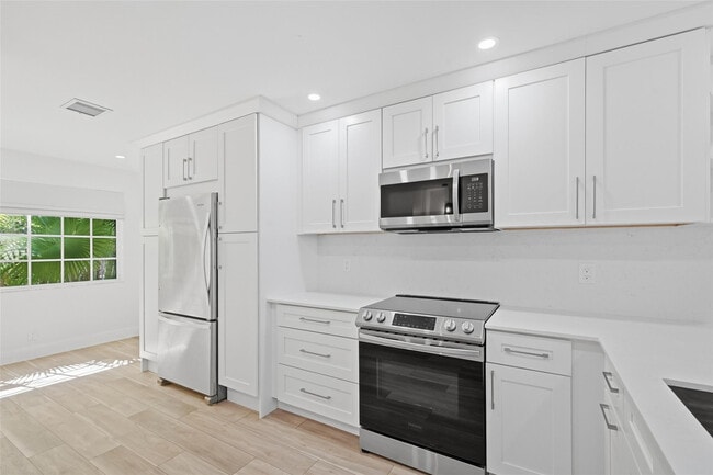 Building Photo - 4525 Bougainvilla Dr