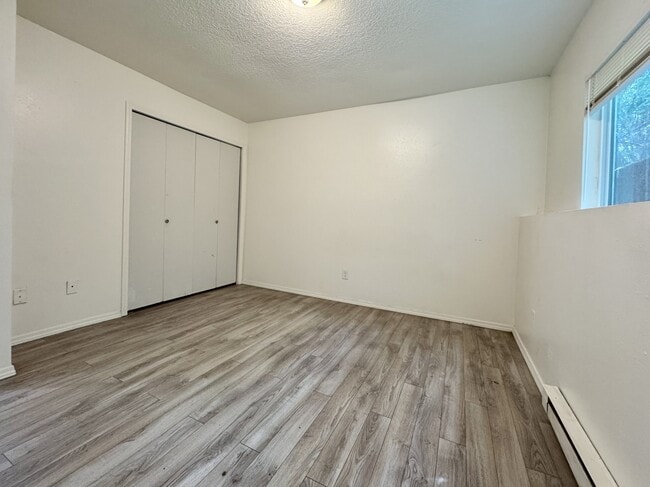 Building Photo - 5556 SW Beaverton Hillsdale Hwy