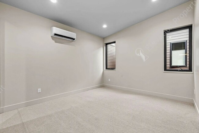 Building Photo - Luxury Townhome with River Access Near Dow...