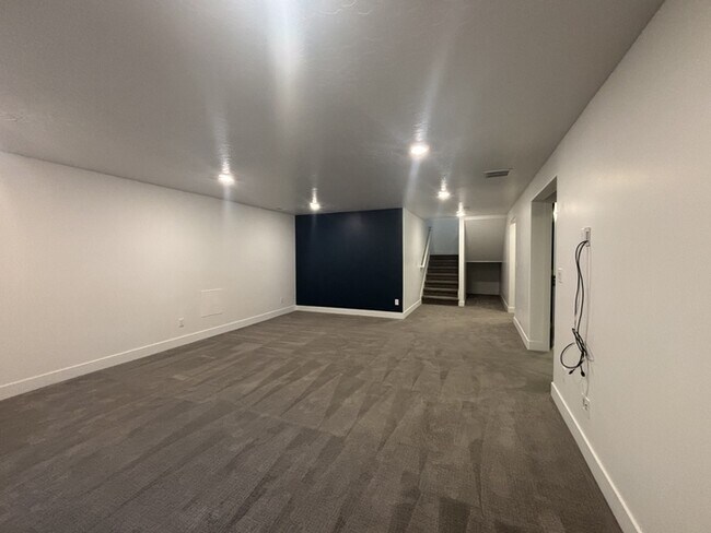 Building Photo - 6153 W Poplar View Dr