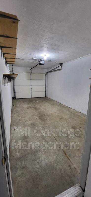 Building Photo - 207 Debbie Dr