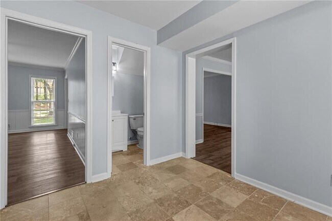 Building Photo - 4019 Shady Dr NW