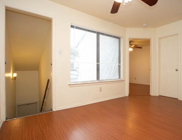 Building Photo - Room in Condo on Timber Ridge Rd