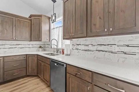 Building Photo - 1270 Dolostone Dr