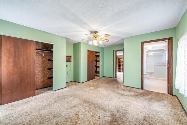 Building Photo - Fantastic 3bd/2ba home! Coming soon!