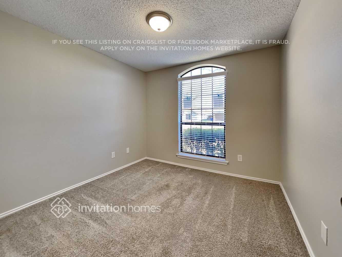 Building Photo - 519 Thomas