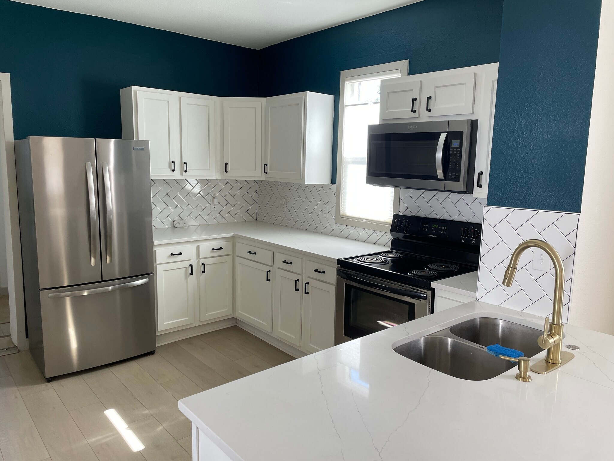 Kitchen - 3136 N Elizabeth St
