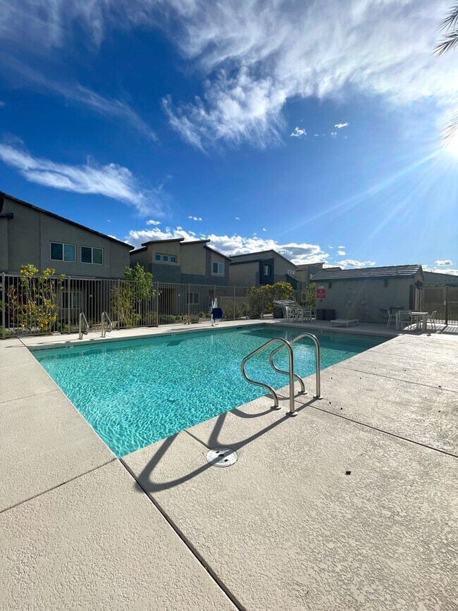 Building Photo - Beautiful Home in Valley Vista Available S...