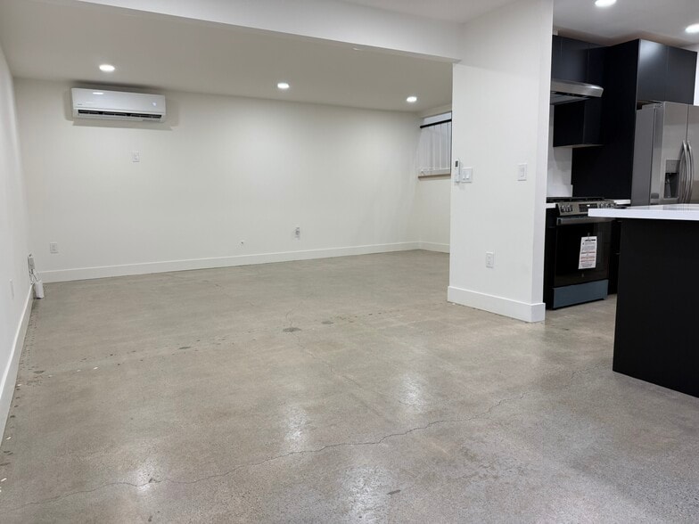 Building Photo - 14962 Rolling Ridge Dr