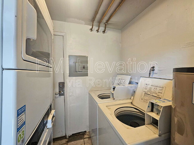 Building Photo - 1140 N Downing St