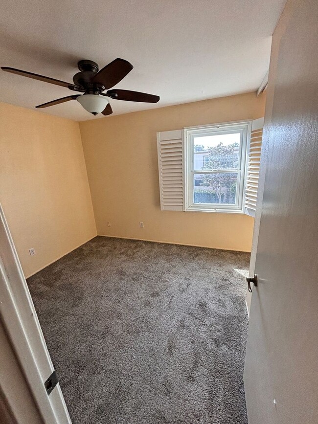 Building Photo - 2BD/2BA TOWNHOUSE FOR RENT IN CLAIREMONT! ...