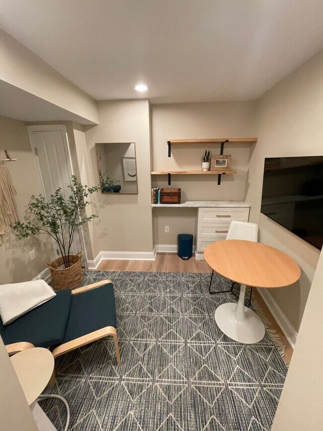 Building Photo - Recently Renovated 3 Bed / 3.5 Bath Luxury Home Near Patterson Park with Parking!